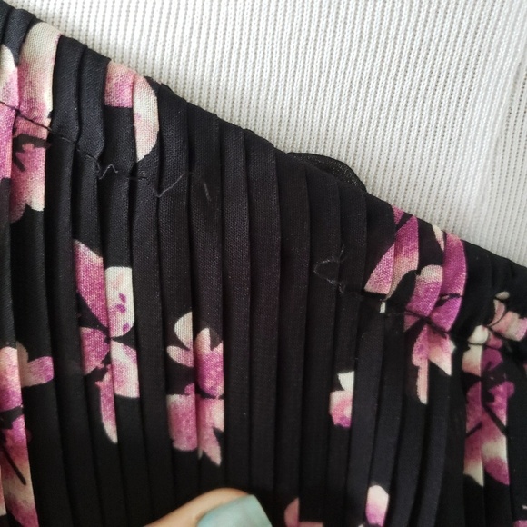 Black/ Purple Floral Pleated Dress - Picture 8 of 8